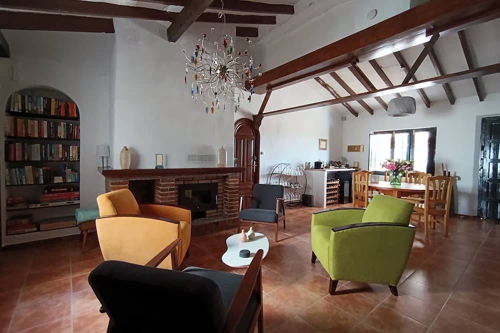 Naturaleza y Vino!  Habitación en Casa Rural con piscina al pie del Monte Arabí in Yecla, Murcia Inland