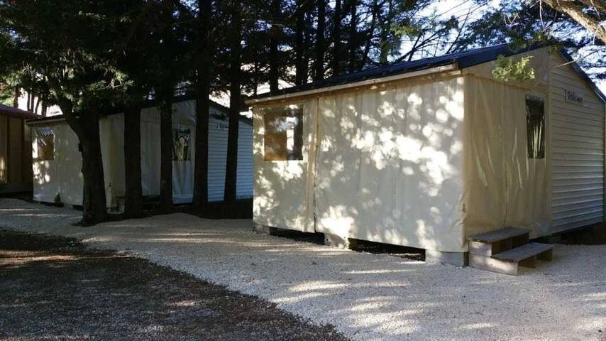 Chalet pour 4 personnes, avec bassin pour enfant