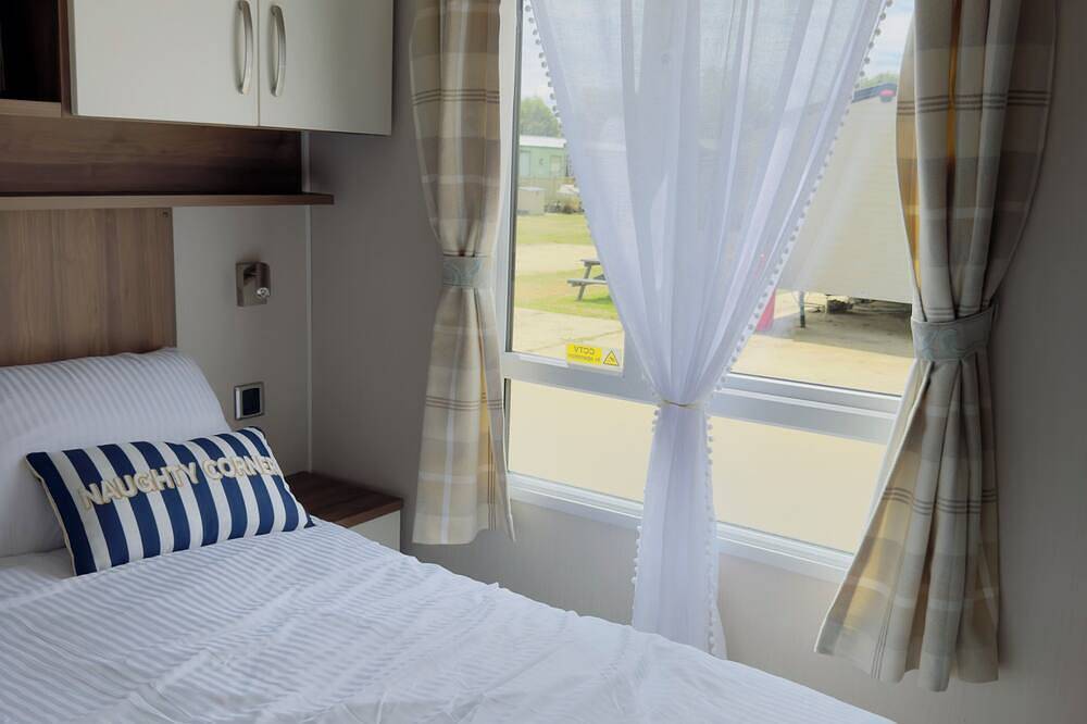 Fabulous 3 Bedroom Static Caravan at Billing Aquadrome in Northampton, Northamptonshire