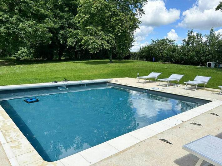 Location de vacances pour 15 personnes, avec jardin ainsi que piscine et terrasse à Coulanges-sur-Yonne - 2