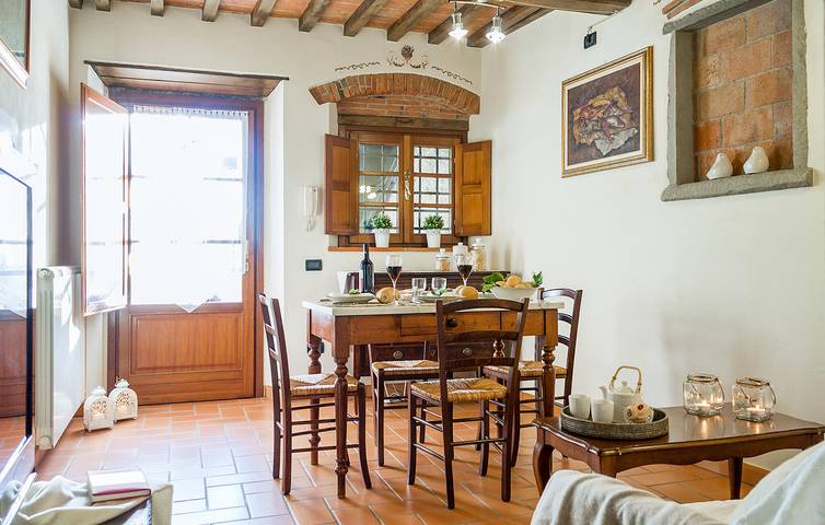 Rifugio tranquillo con piscina e giardino vicino a Borgo a Buggiano in Buggiano, Provincia di Pistoia
