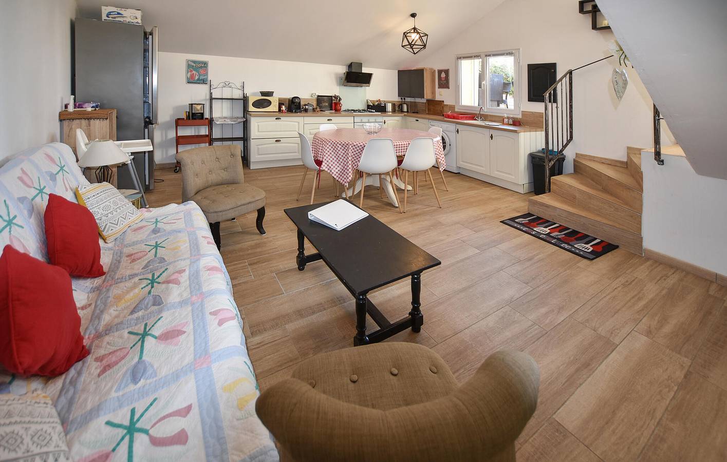 Modernes Apartment mit Pool & AC, 2km nach Piolenc in Piolenc, Vaucluse