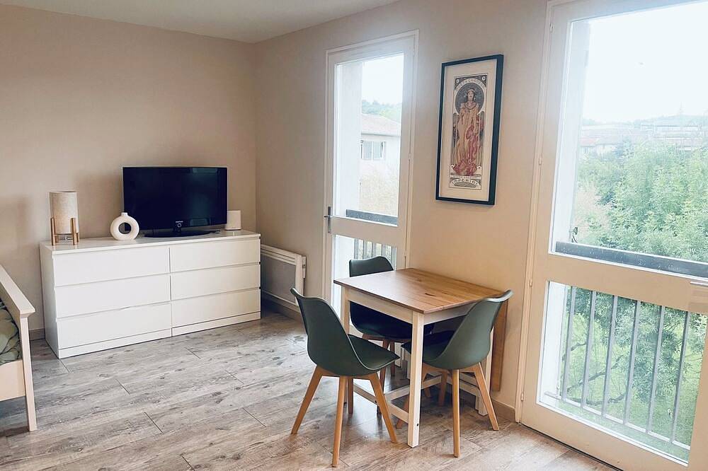 Ganze Wohnung, Charmant Studio Lumineux Avec vue Panoramique Proche du Centre Ville Historique in Villeneuve-lès-Avignon, Nimes und Umgebung