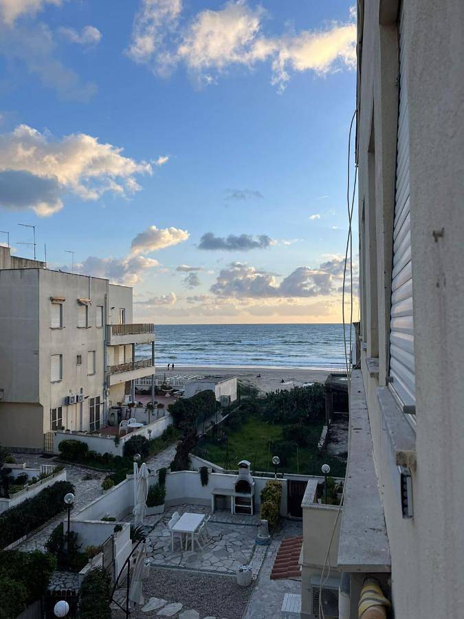 Appartamento intero, One-Bedroom Apartment in Spiaggia di Torvajanica, Pomezia
