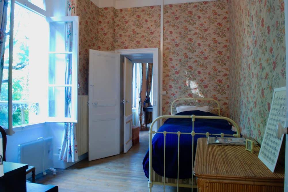 Yxie - Manoir des Arts - Suite La Mer in Villeblevin, Yonne