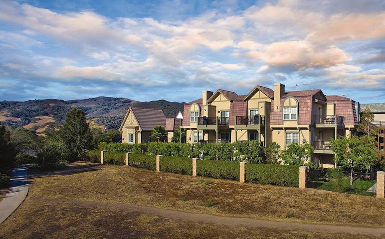 Hotel for 2 people, with hot tub and pool in Lake Cachuma