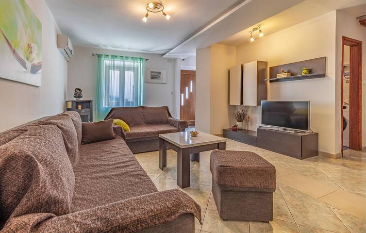 Gemütliche 2-Zimmer-Wohnung mit Terrasse, WLAN und 1,5 km zum Strand in Marčana, Südküste Istrien