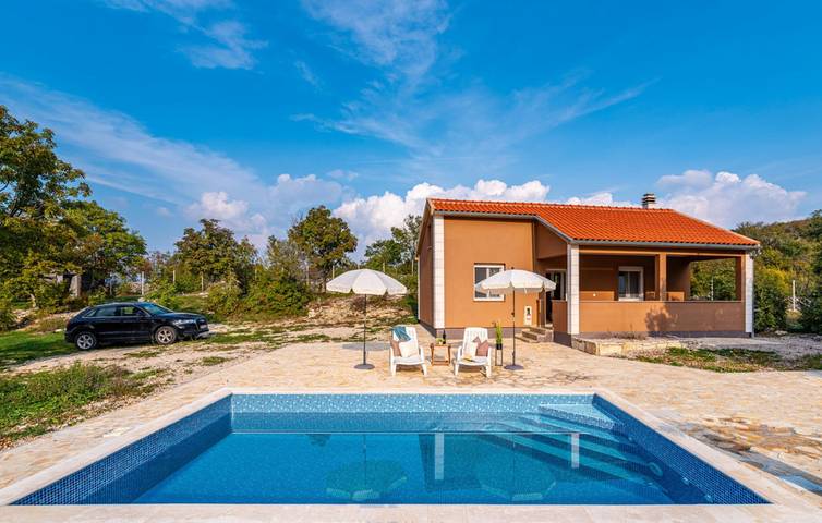 Ferienhaus für 4 Personen, mit Terrasse und Garten in Zadar - 2