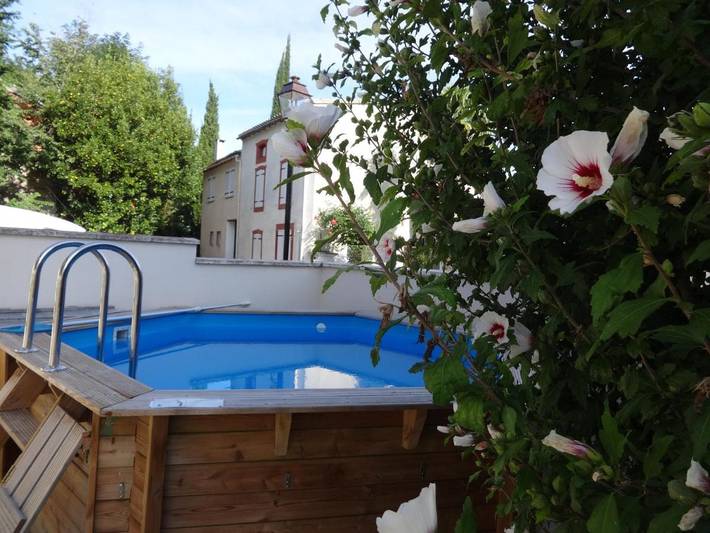 Location de vacances pour 6 personnes, avec terrasse et piscine, animaux acceptés à Escueillens-et-Saint-Just-de-Bélengard