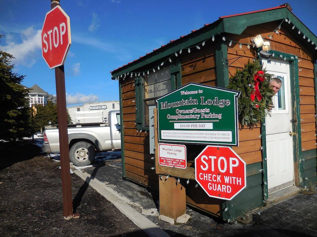 Ganze Wohnung, 1Br / 1Ba - Parkplatz an der Hangseite Wi-Fi - Neben Liften und Dorf - Nice in Snowshoe, Greenbrier River