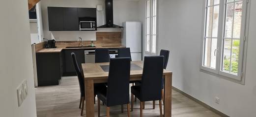 Gîte pour 9 personnes, avec terrasse à Jaux