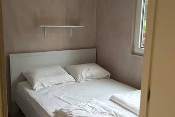 Club Vacances pour 4 Personnes dans Vacquières, Hérault, Photo 1