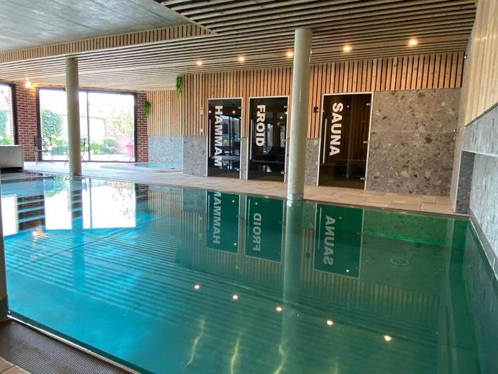 Maison de campagne pour 3 personnes, avec Terrasse et Jacuzzi ainsi que Jardin et Piscine dans Saint-Aubin (Pas-de-Calais)