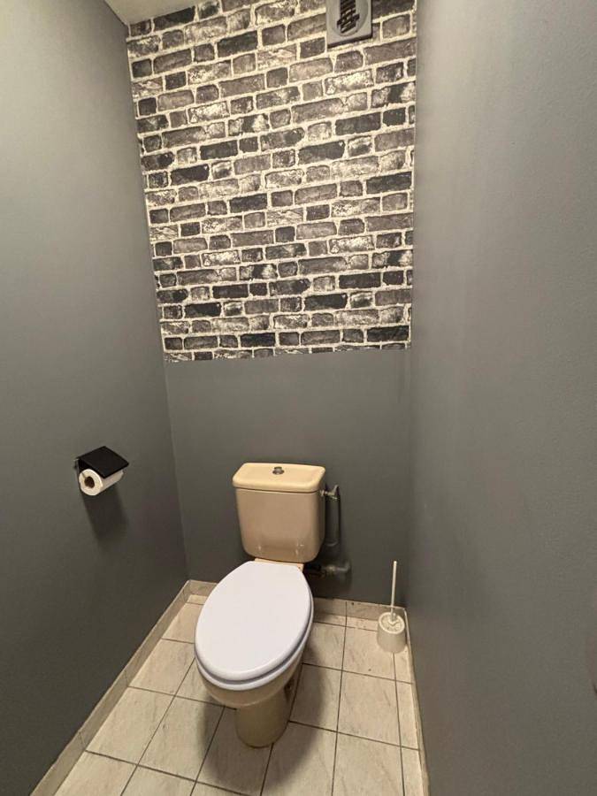Appartement entier, Cnpe Bugey 10 Mn - Aéroport Lys 18 Mn in Pont-de-Chéruy, Région de Vienne