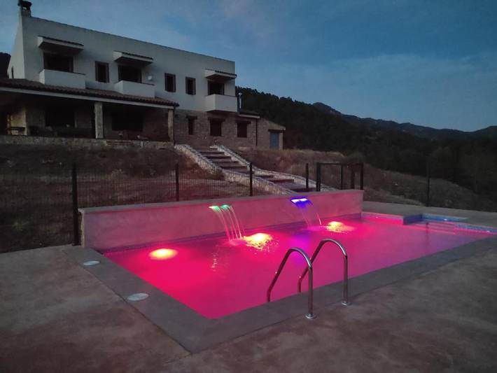 Casa rural con piscina para 22 personas, con vistas además de piscina y jardín en Riópar - 2