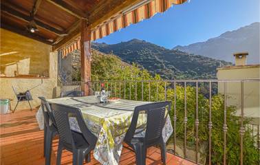 Location de vacances pour 6 personnes, avec terrasse à Montegrosso