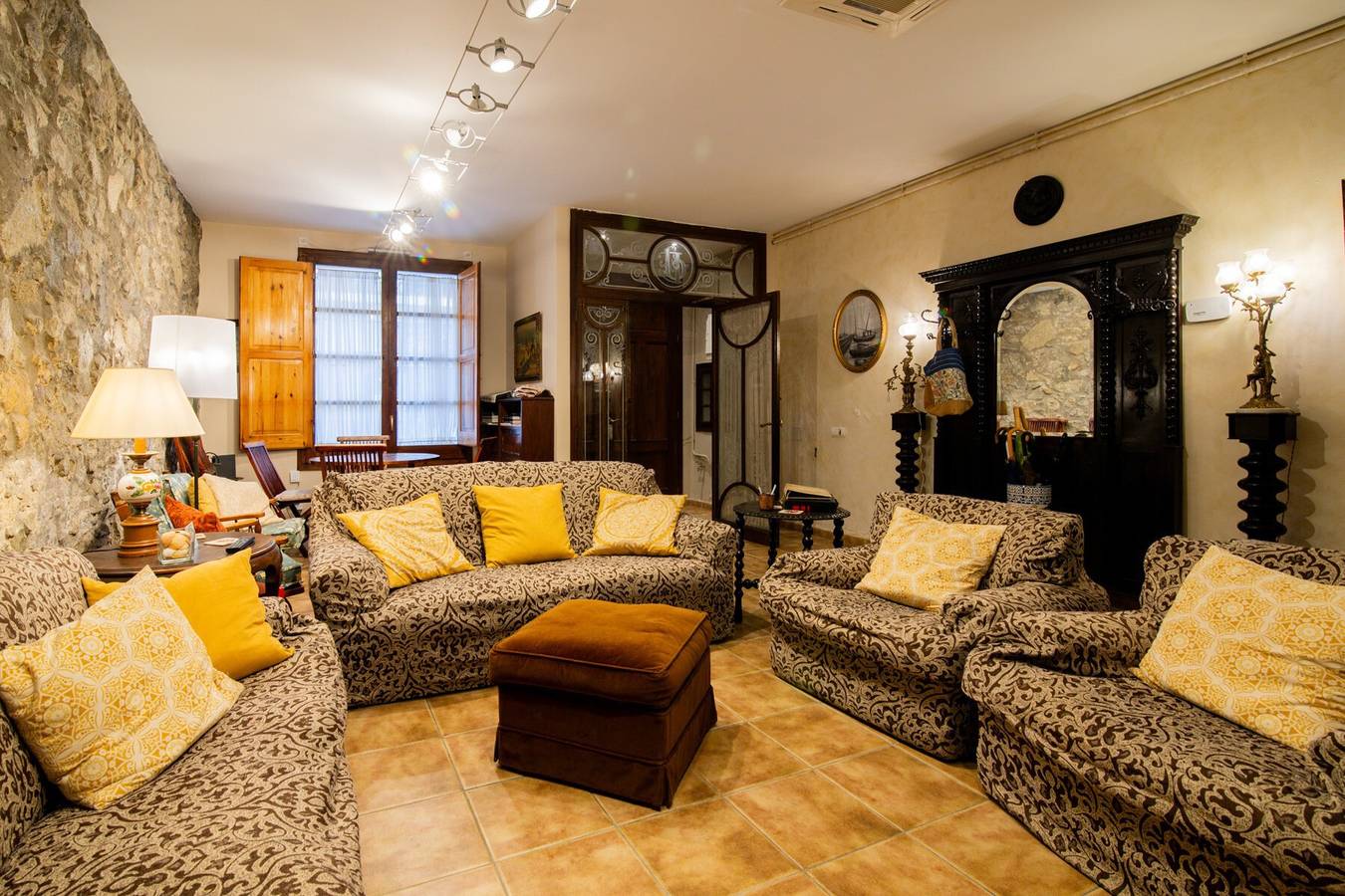 Ferienhaus 'Cal Padrí 1871' mit Privatterrasse, Wlan und Klimaanlage in Premià de Mar, Costa del Maresme