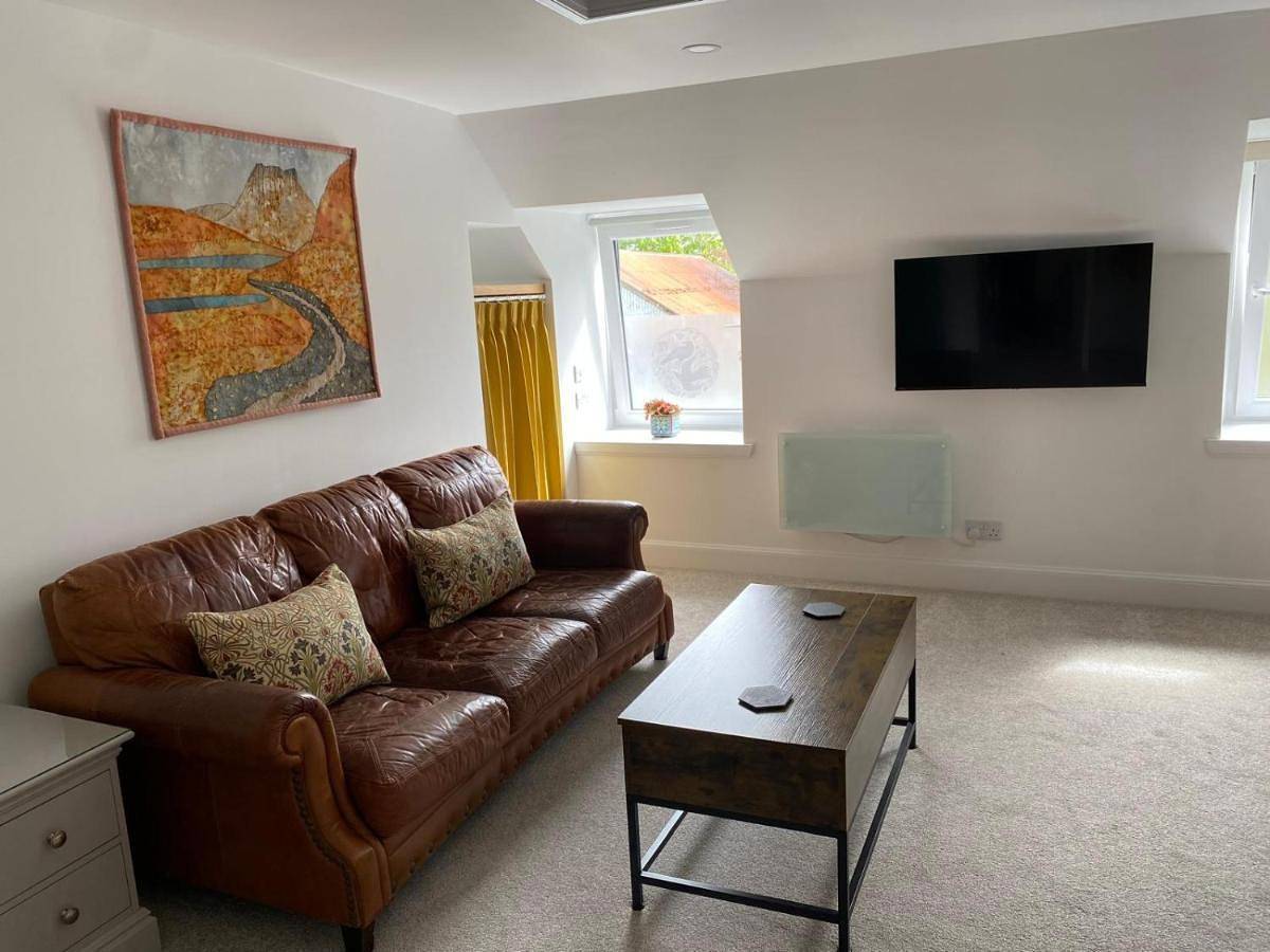 Single Room with Private External Bathroom in Ullapool, Highlands