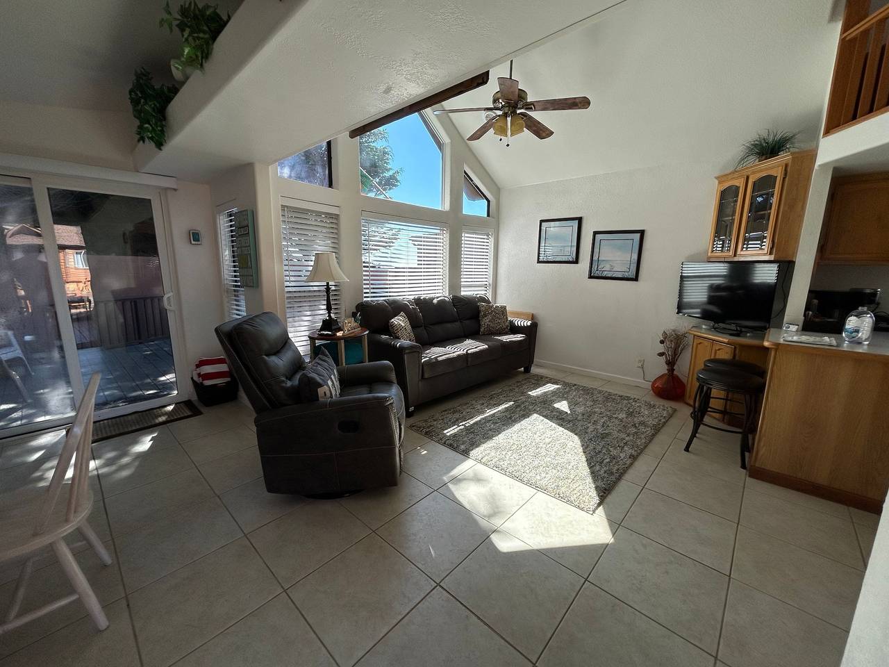 Entire apartment, Oceanview Cabin 18 with Private Jacuzzi  in Del Norte County