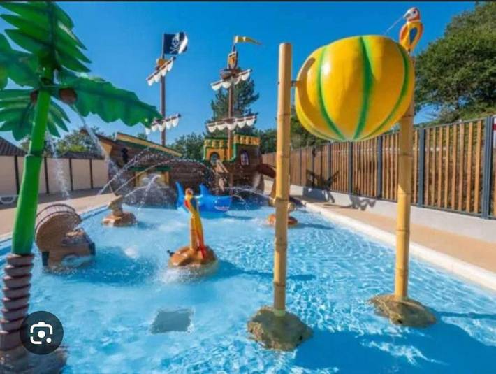 Location de vacances pour 6 personnes, avec vue sur le lac et vue ainsi que piscine et terrasse, animaux acceptés à Pont-de-Salars - 4