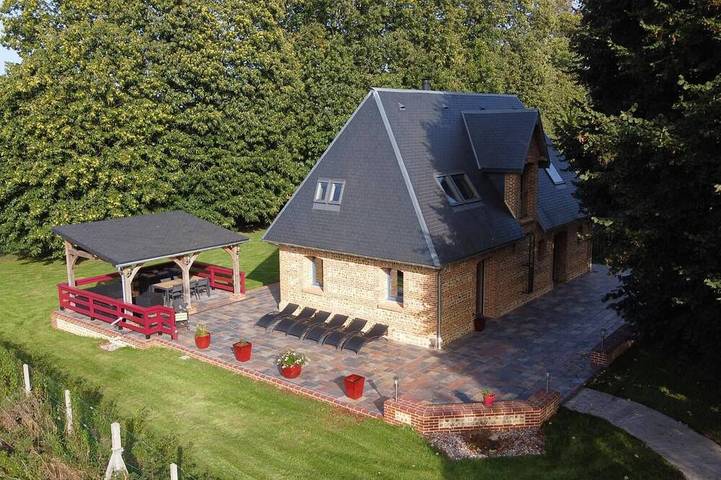 Location de vacances pour 6 personnes, avec terrasse et jardin à Écrainville