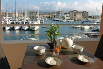 Gîte pour 2 personnes, avec balcon et piscine dans Plage du Port Fréjus