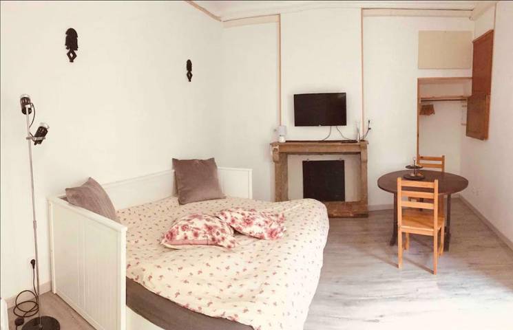 Gîte pour 2 personnes, avec jardin ainsi que terrasse et vue à Gray - 3