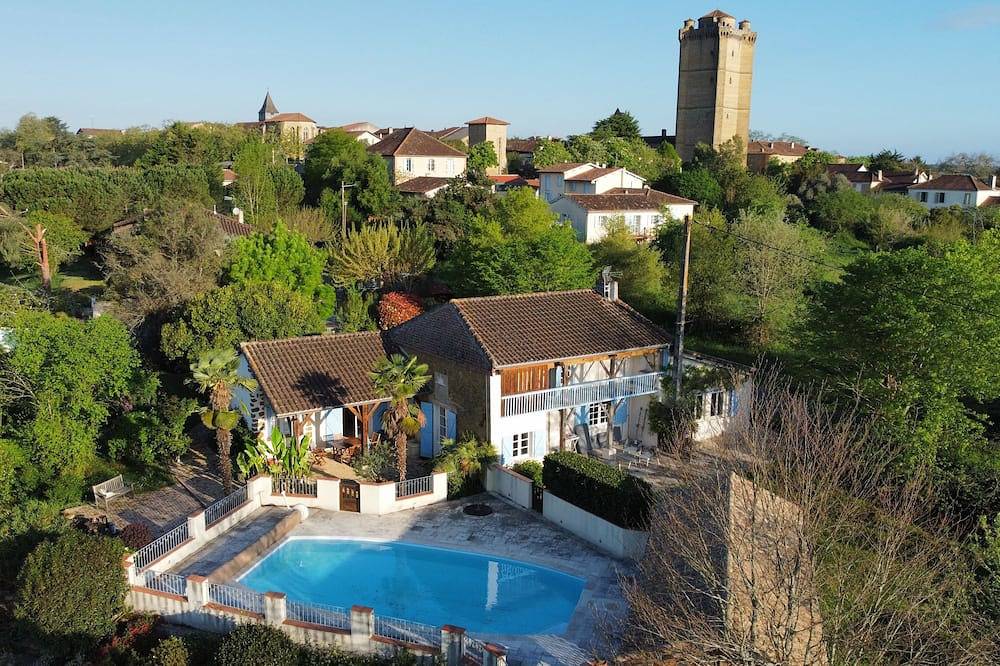 Charming and Private Guest Room in Bassoues in Montesquiou, Gers