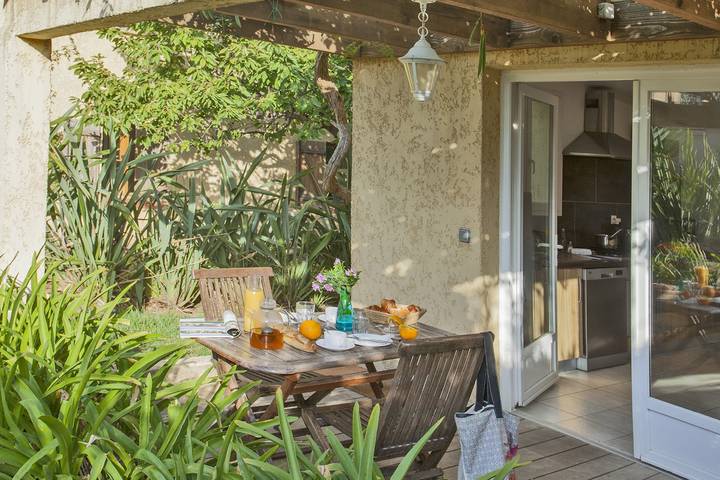Villa für 2 Personen, mit Terrasse und Garten sowie Pool auf Korsika