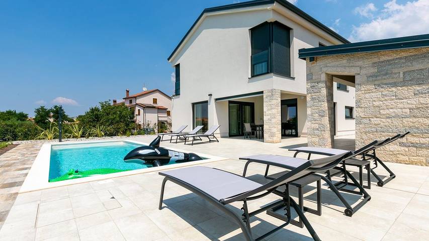 Ferienhaus für 6 Personen, mit Pool und Garten