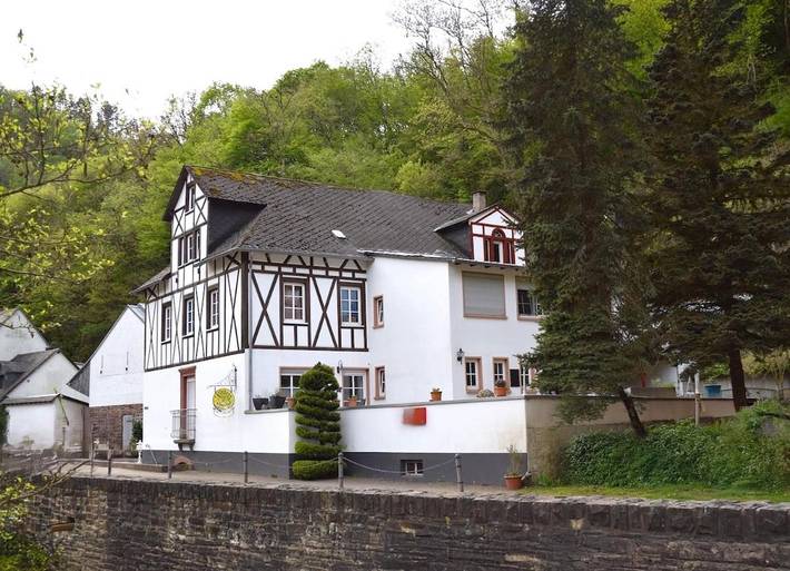 Ferienwohnung für 7 Personen, mit Balkon und Terrasse sowie Garten und Ausblick