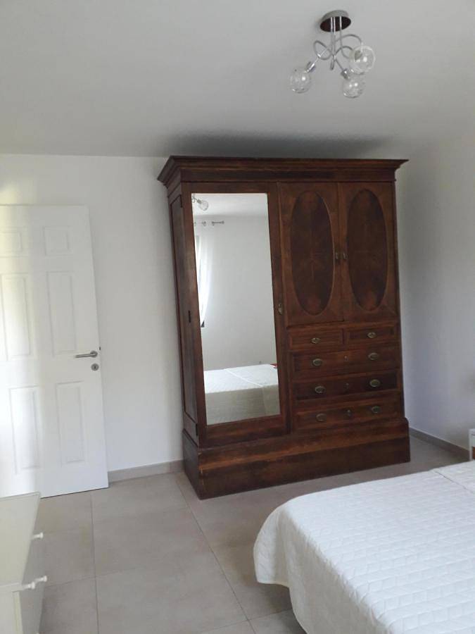 Location de vacances pour 3 personnes, avec vue et jardin à Signes - 3