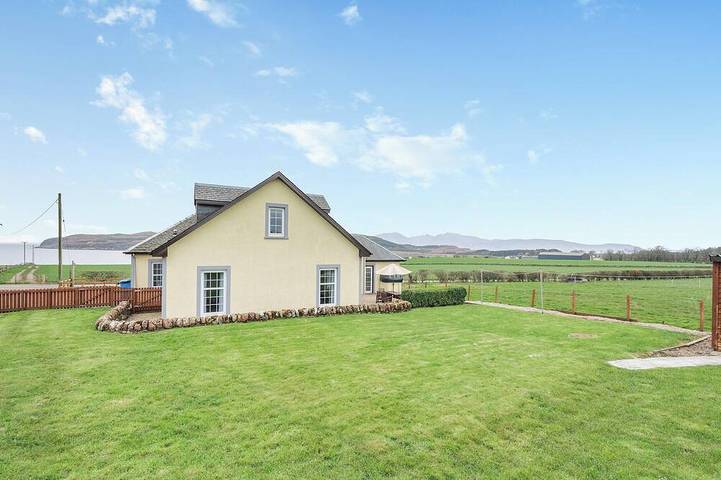 Cottage for 8 people, with garden in Isle of Bute