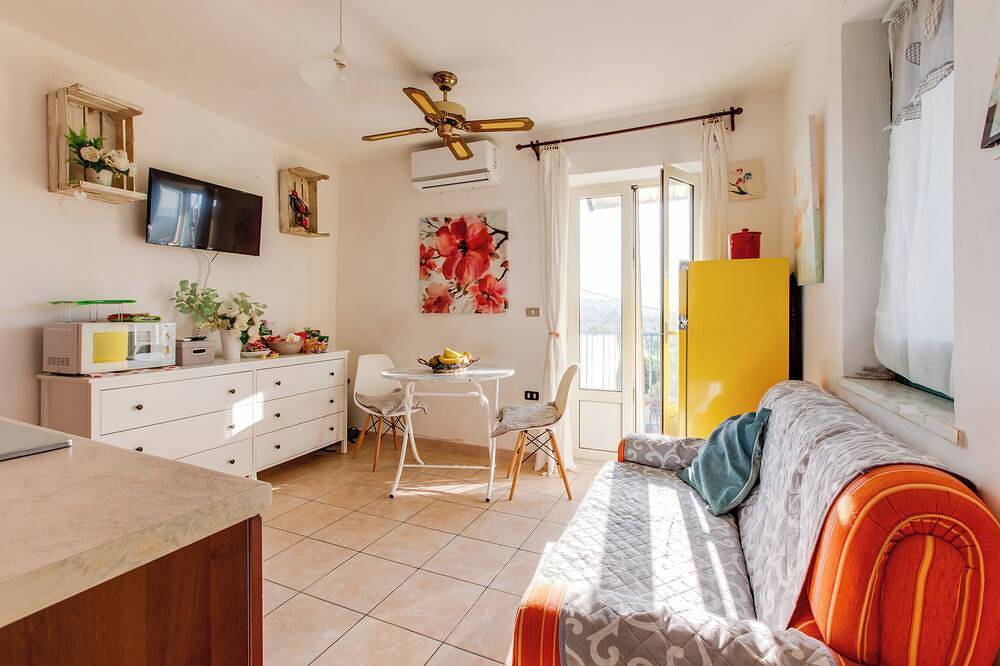 Appartamento intero, Cute apartment whit balcony. in Scauri, Provincia di Latina