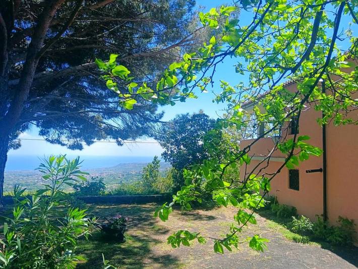 Villa per 6 persone, con panorama e giardino a Giarre