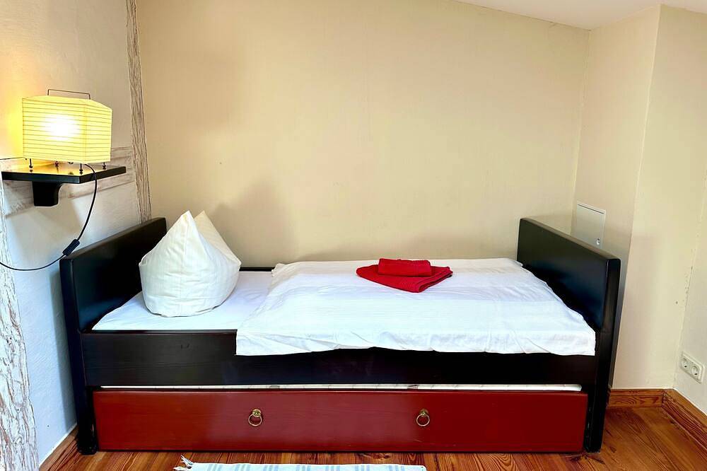 Zimmer 1 - Ferienwohnung mit Küchenbereich und Wz, Sz - Herrenhaus Libnow in Murchin, Vorpommern Greifswald