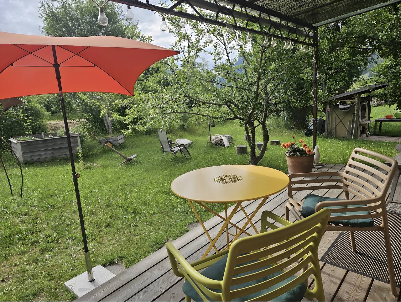 Charmantes Tiny House "Loft Süd" mit Bergblick, Wlan, Terrasse und Garten in Unterammergau, Bayerische Alpen