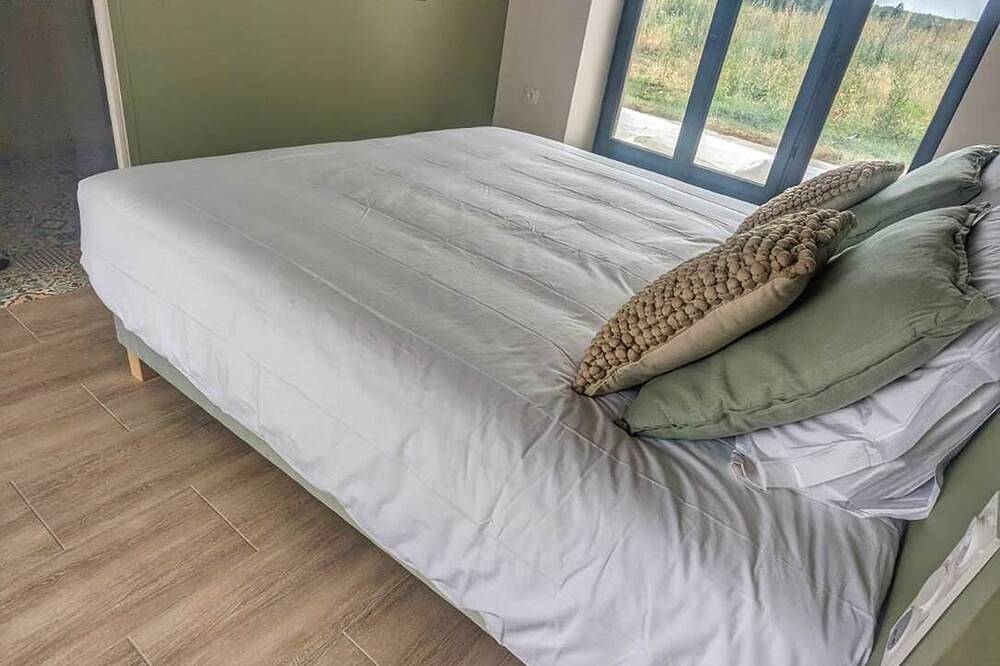 Chambre sur Jardin Avec Jacuzzi Privatif L'été et Terrasse in Treuzy-Levelay, Seine-et-Marne