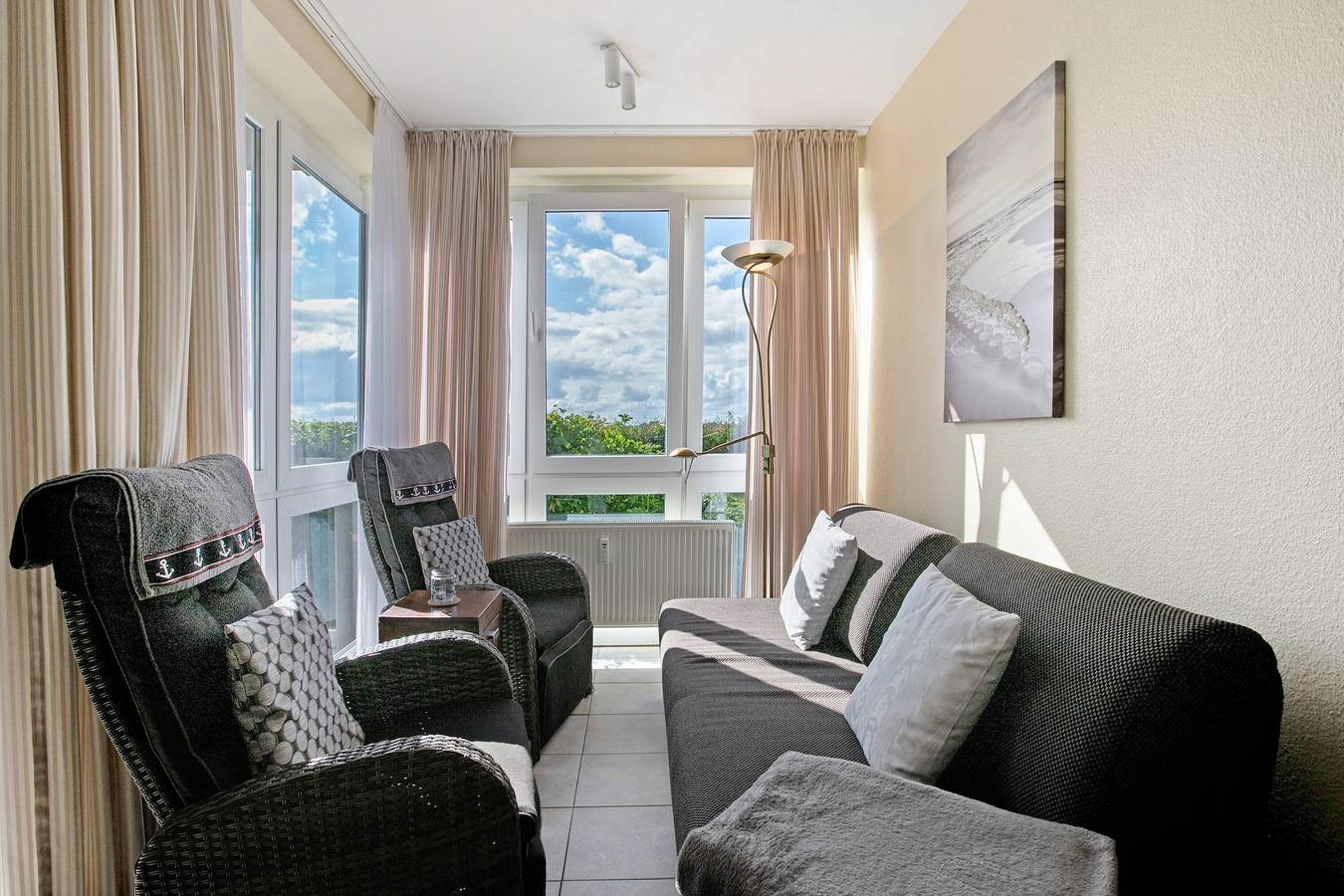 Ganze Wohnung, Ferienwohnung 'Klaar Kiming Eberlein Whg Nr.1' mit privater Terrasse in Nordstrand (Gemeinde), Nordseeküste