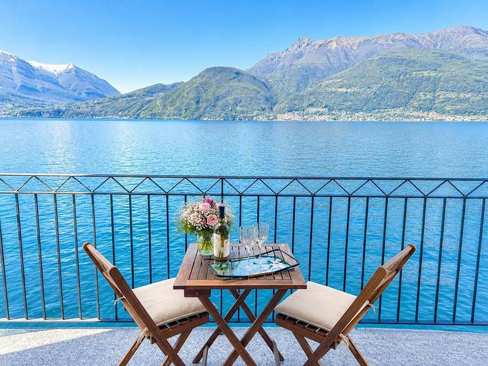 Ferienwohnung für 3 Personen, mit Balkon und Seeblick sowie Ausblick am Comer See