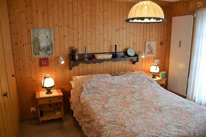 Ganze Wohnung, Draußen: Wohnung für 5-6 Personen im 4. Stock mit Aufzug, Balkon mit Panoramablick auf die 4.000 m, in Saint Luc, Anniviers