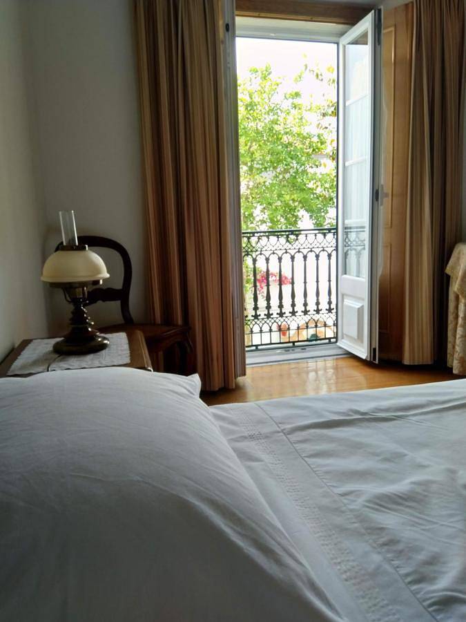 Maison d’hôte pour 3 personnes, avec balcon ainsi que jardin et vue dans Atouguia da Baleia