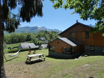 Gîte pour 6 personnes, avec terrasse et jardin à Saint-Savin (Hautes-Pyrénées)