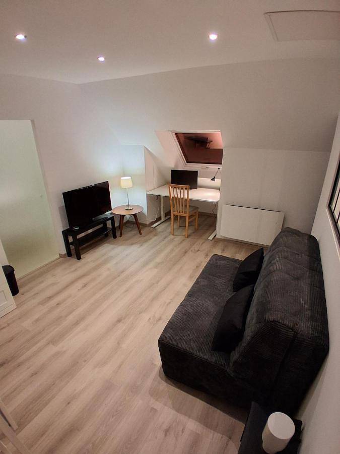 Gîte pour 3 personnes, avec jardin dans Vraiville