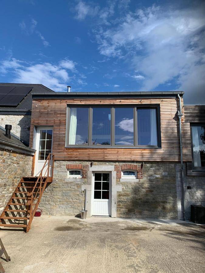 Location de vacances pour 5 personnes, avec terrasse et vue, adapté aux familles à Clavier - 2