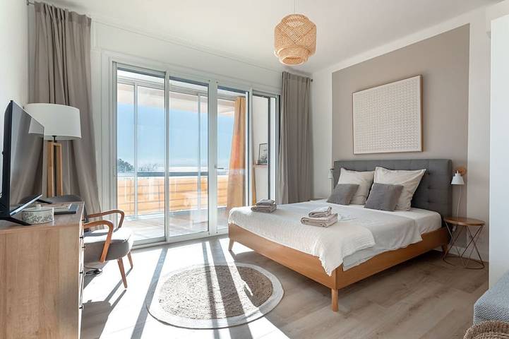 Gîte pour 4 personnes, avec terrasse et jardin dans Plage De La Raguette Mandelieu La Napoule - 2