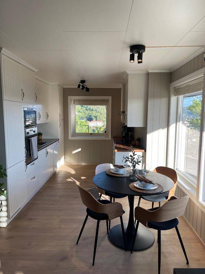 Ferienwohnung für 4 Personen, mit Terrasse und Ausblick in Bergen - 2