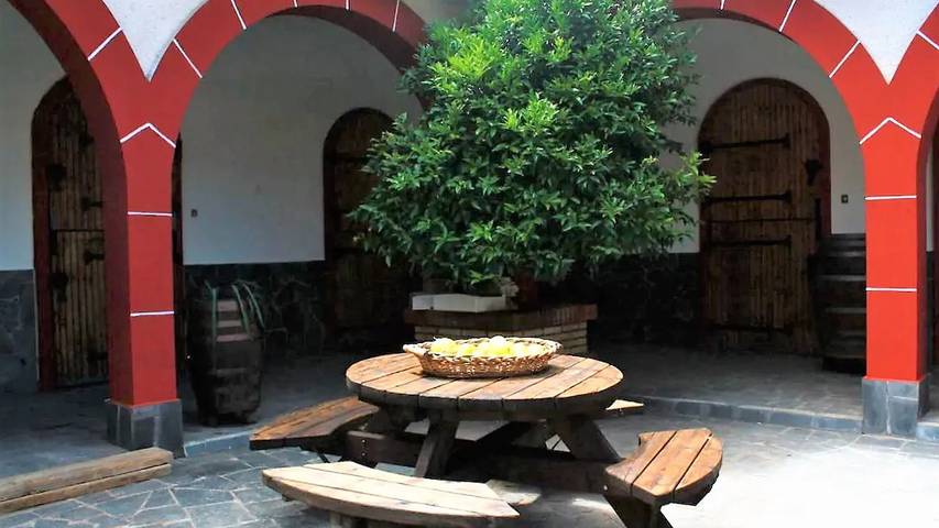 Casa rural para 11 personas, con jardín además de piscina y jacuzzi, Se admiten mascotas en Rías Altas - 4