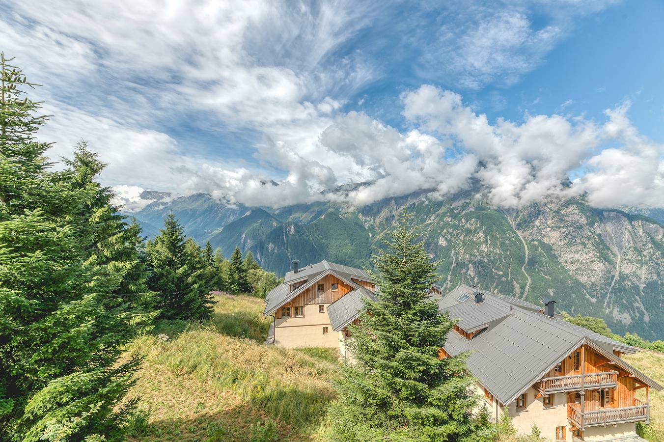 Appartement entier, Appartement 'Meije 4 Chaleureux' avec vue sur les montagnes, balcon et Wi-Fi in Villard-Reculas, Parc national des Écrins