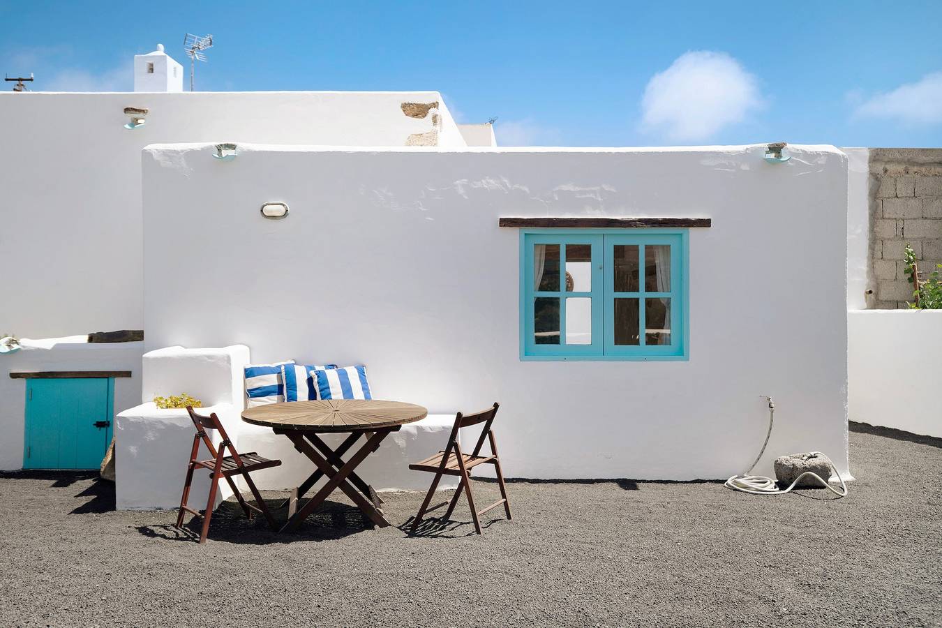 Maison de vacances "Petite Casa Leoncia" avec vue sur les montagnes, terrasse privée et Wi-Fi. in Guatiza, Teguise